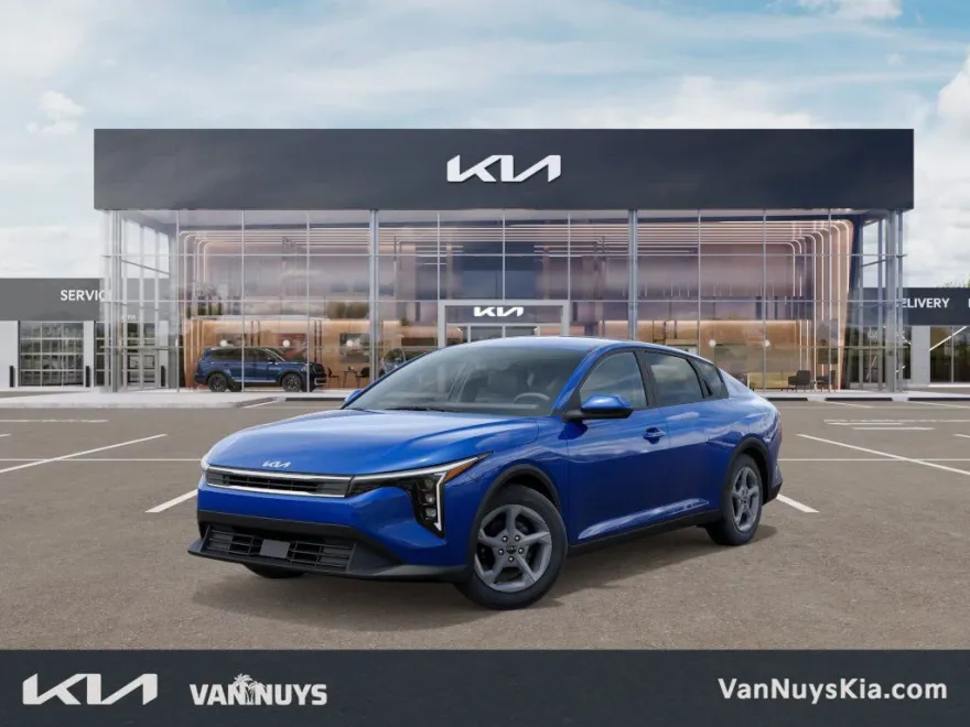2025 Kia K4 LXS photo 1