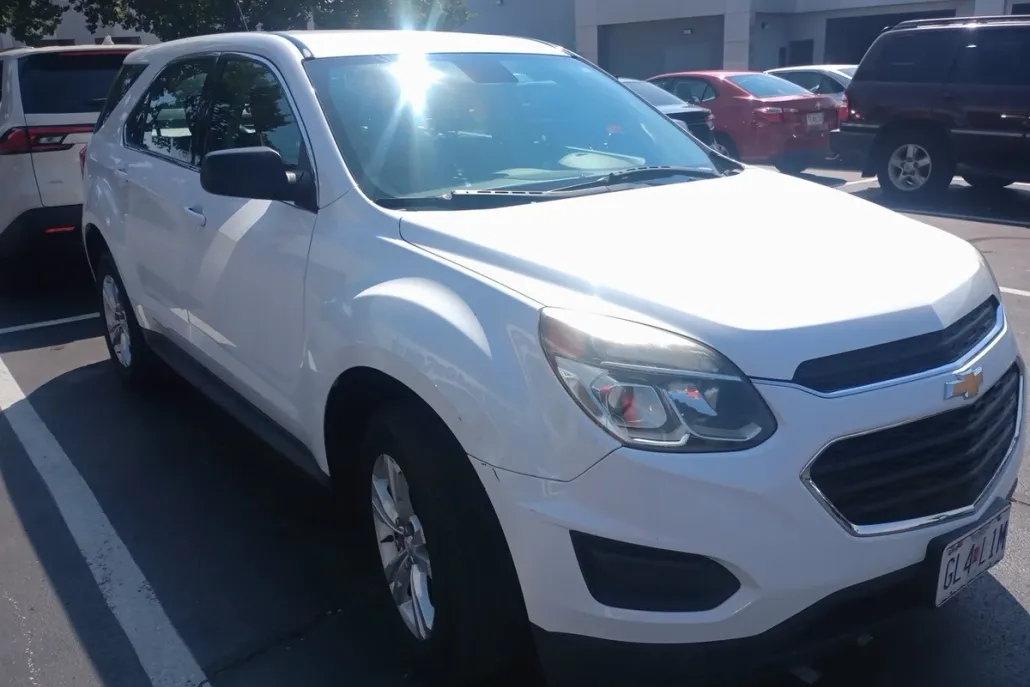 2017 Chevrolet Equinox LS photo 1