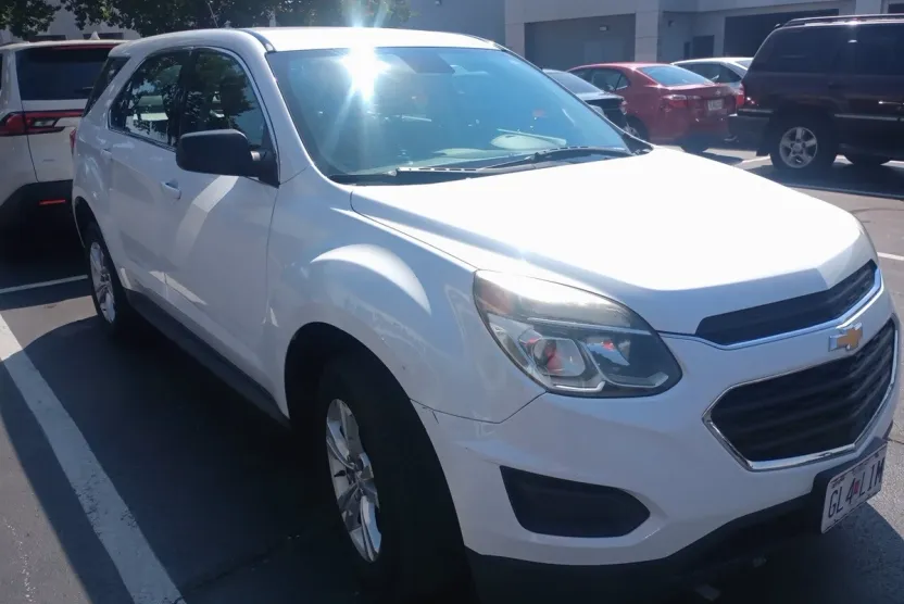 2017 Chevrolet Equinox LS photo 1