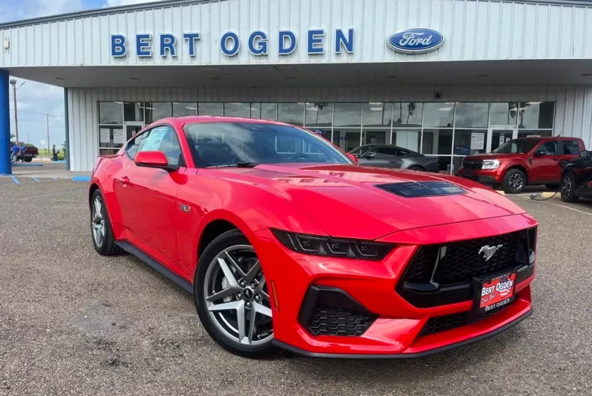 2025 Ford Mustang GT Premium photo 1