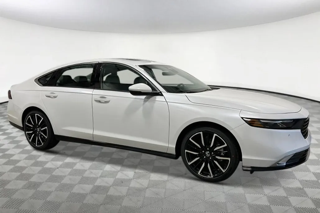 2025 Honda Accord Hybrid Touring photo 1