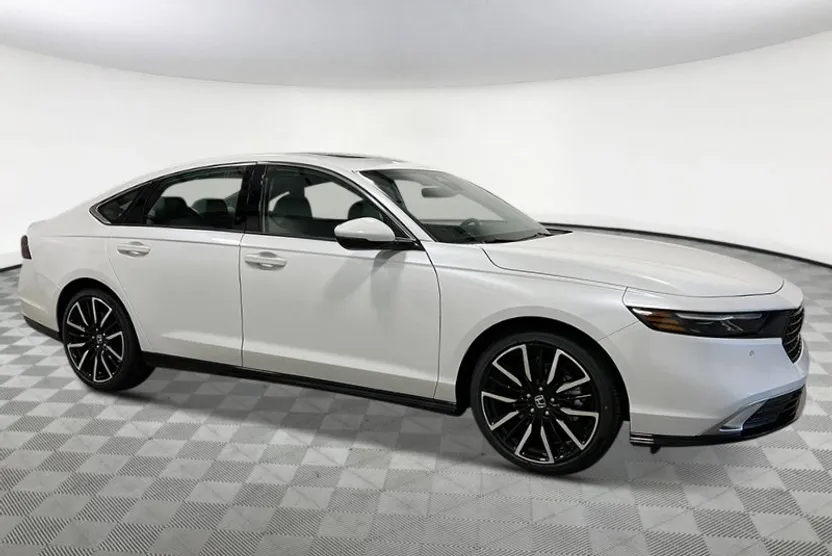 2025 Honda Accord Hybrid Touring photo 1