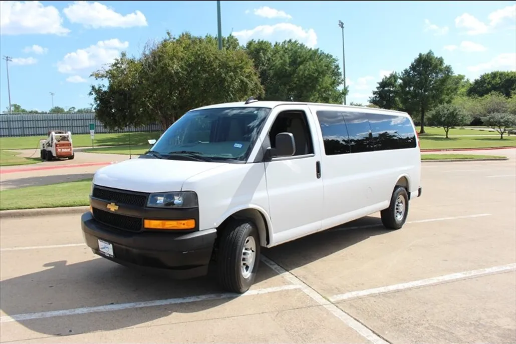 2025 Chevrolet Express LS 3500 photo 1