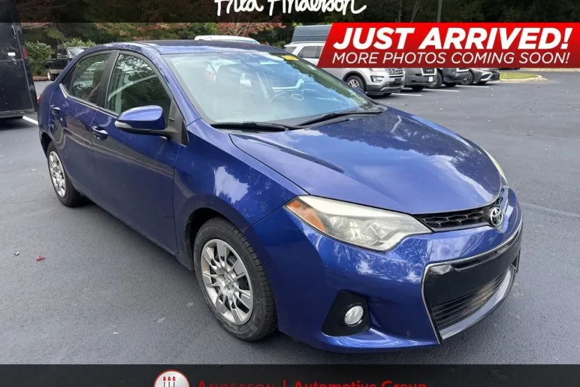 2015 Toyota Corolla S photo 1