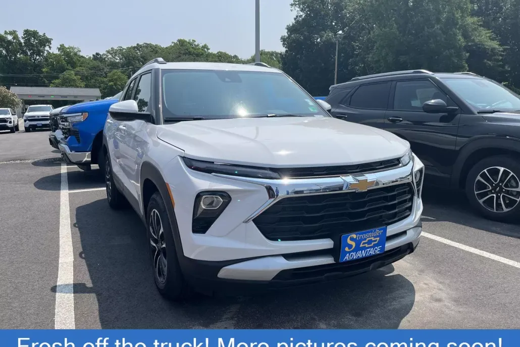 2025 Chevrolet Trailblazer LT photo 1