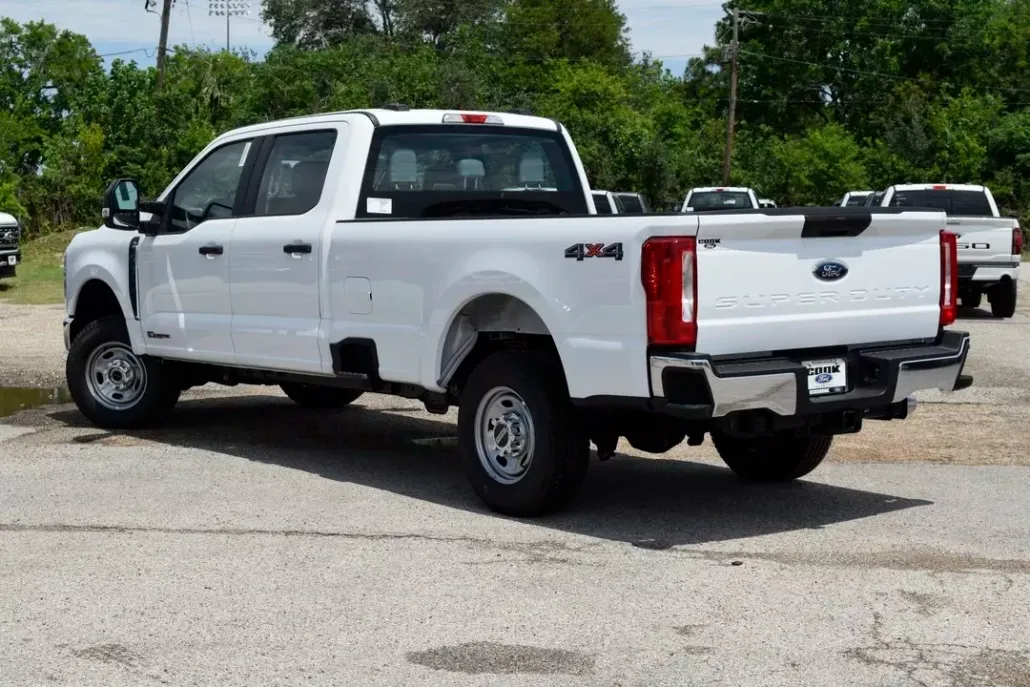 2025 Ford F-250 photo 1