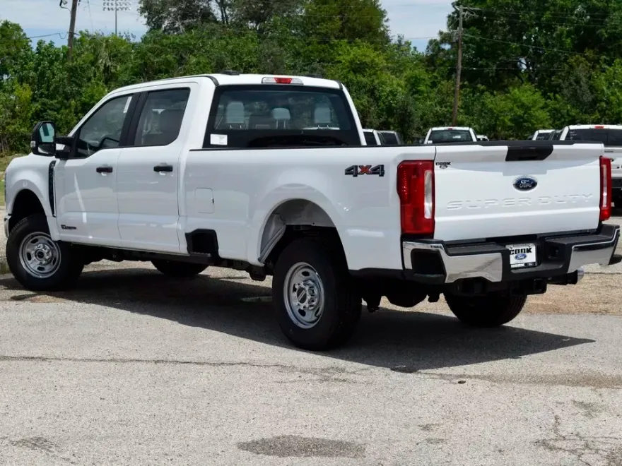 2025 Ford F-250 photo 1