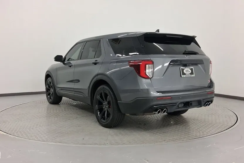 2021 Ford Explorer ST photo 1