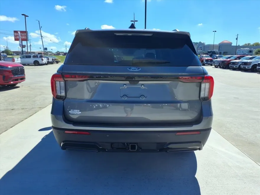2025 Ford Explorer ST-Line photo 1