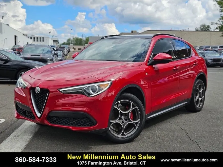 2022 Alfa Romeo Stelvio Ti photo 1