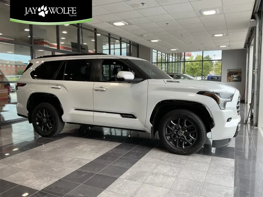 2024 Toyota Sequoia Platinum photo 1