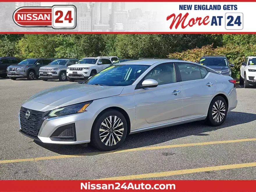 2023 Nissan Altima 2.5 SV photo 1
