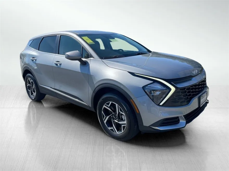 2023 Kia Sportage LX photo 1