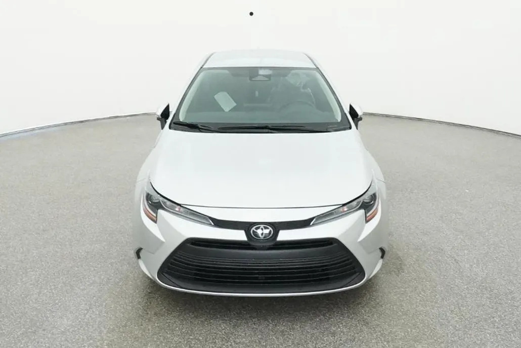 2025 Toyota Corolla LE photo 1