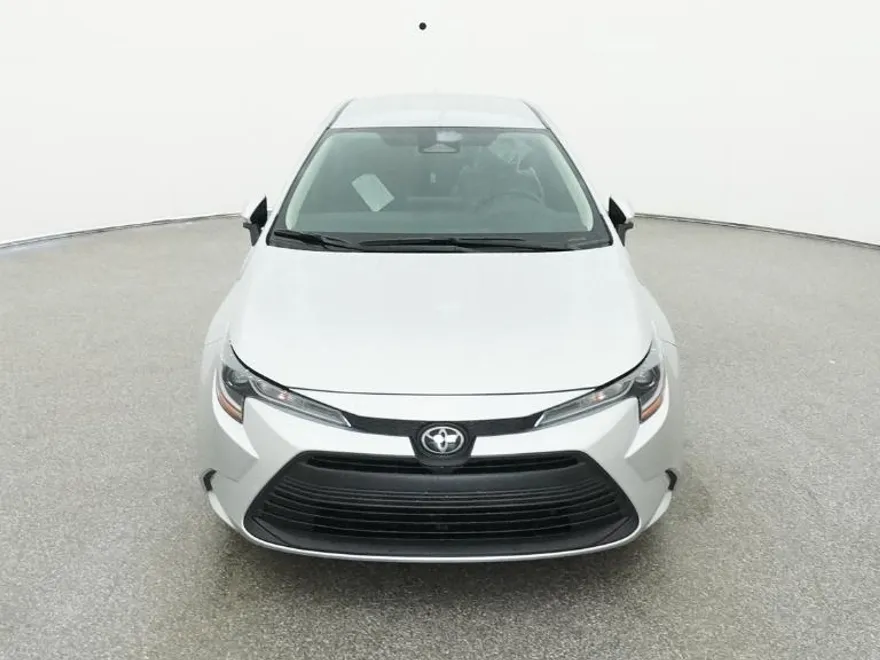 2025 Toyota Corolla LE photo 1