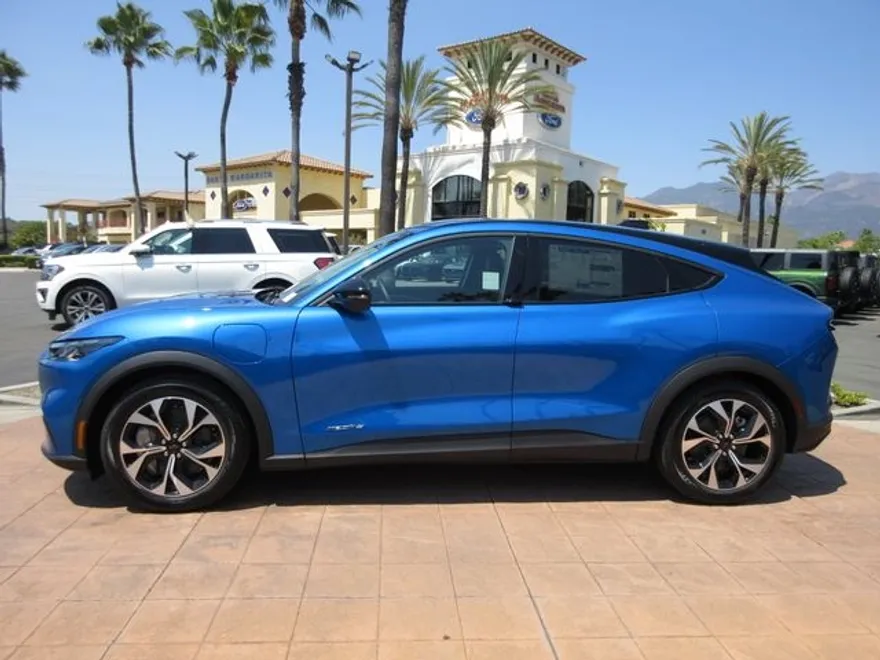 2025 Ford Mustang Mach-E Select photo 1