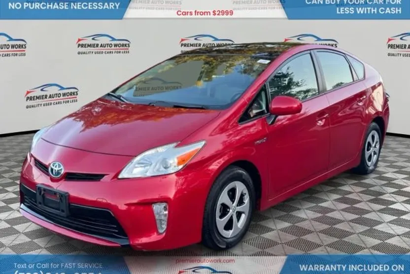 2013 Toyota Prius Four photo 1