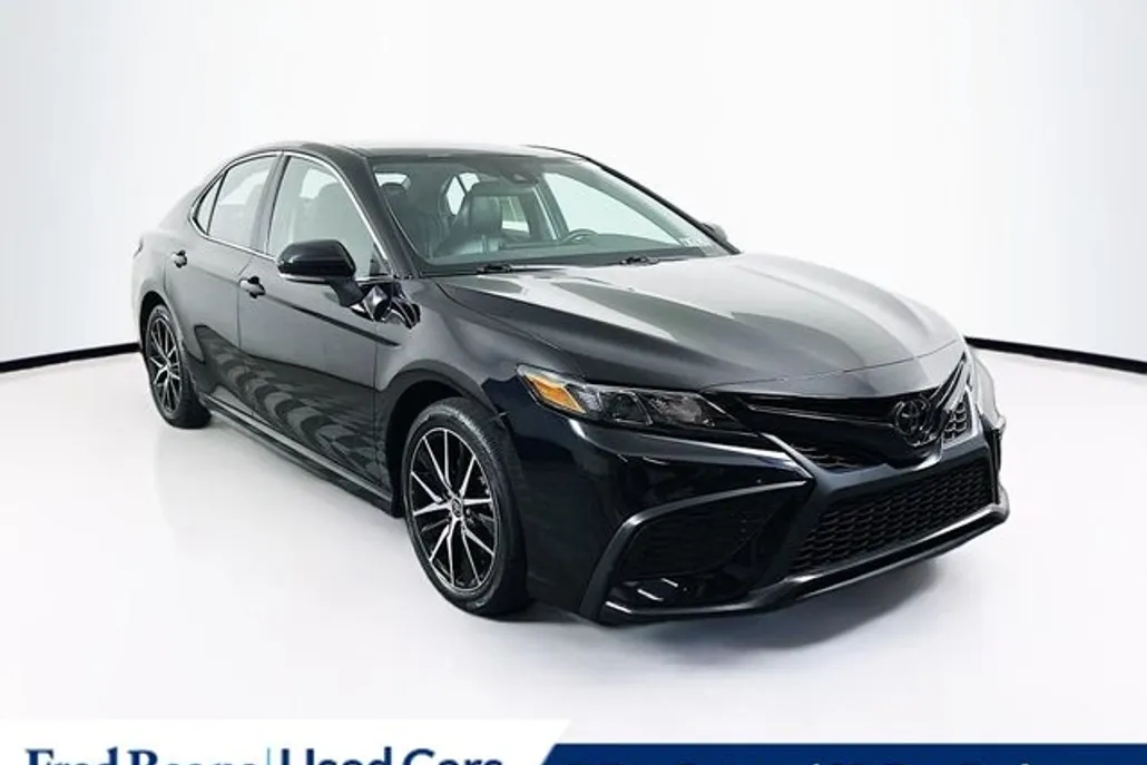 2023 Toyota Camry SE photo 1