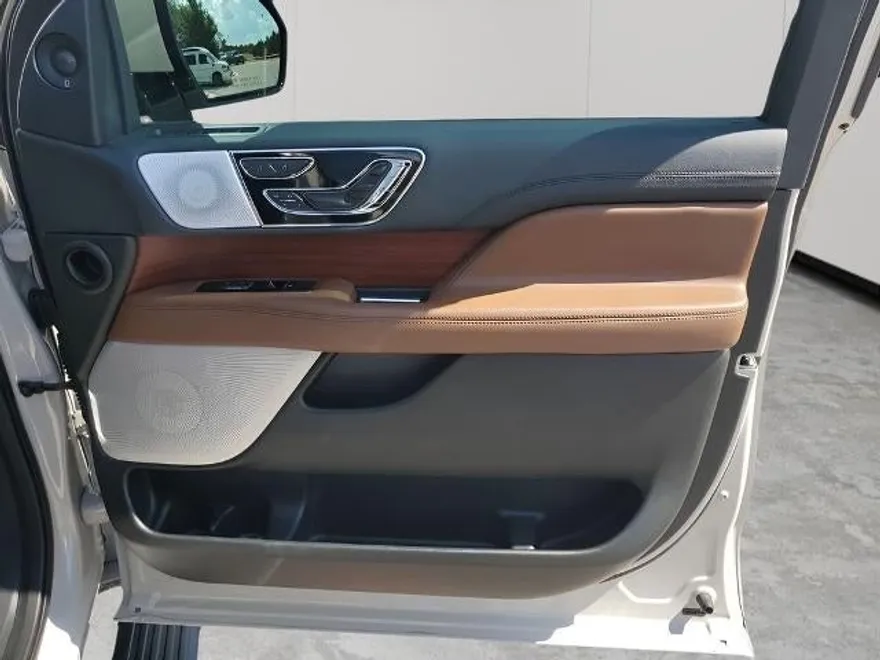 2023 Lincoln Navigator L Reserve photo 1