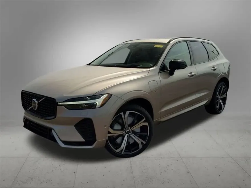 2025 Volvo XC60 Hybrid T8 photo 1