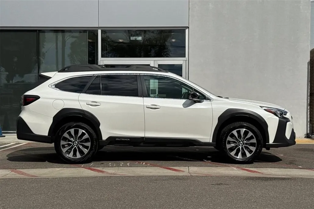 2025 Subaru Outback Limited photo 1