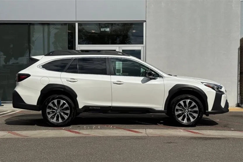2025 Subaru Outback Limited photo 1