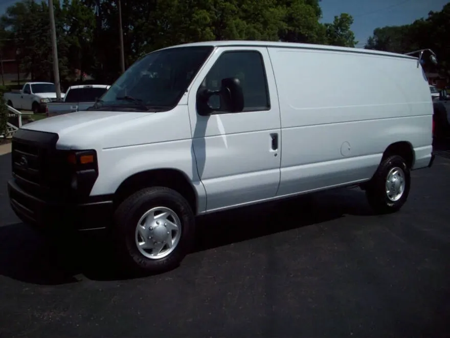 2011 Ford E-250 photo 1