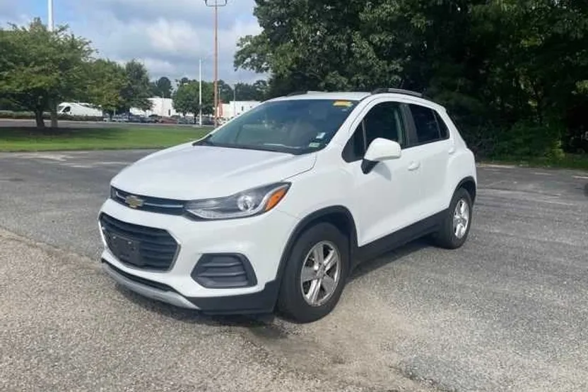 2021 Chevrolet Trax LT photo 1