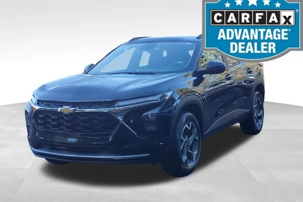 2025 Chevrolet Trax LT photo 1