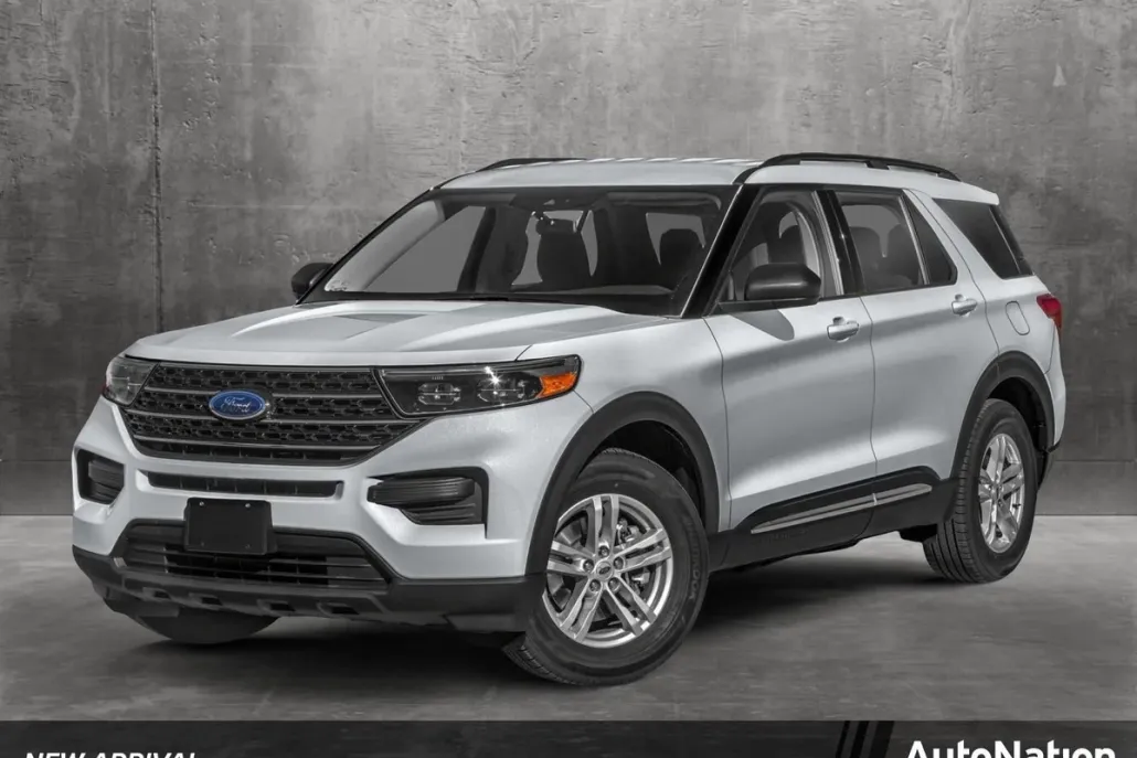 2024 Ford Explorer XLT photo 1