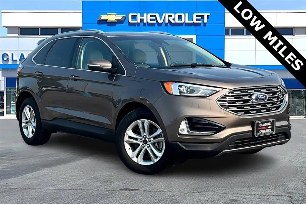 2019 Ford Edge SEL photo 1