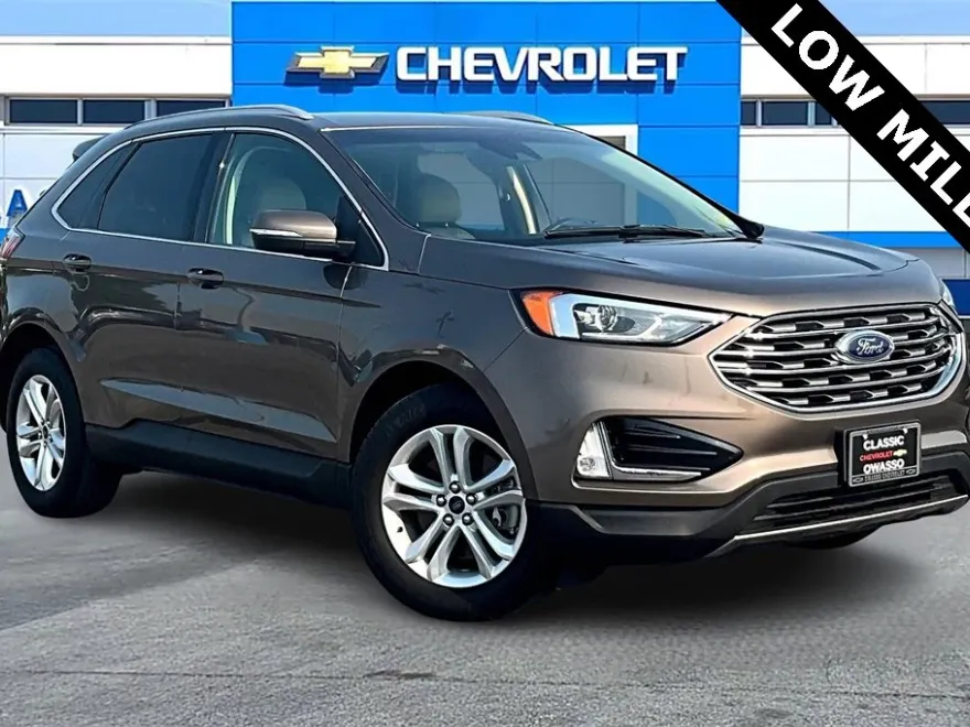 2019 Ford Edge SEL photo 1