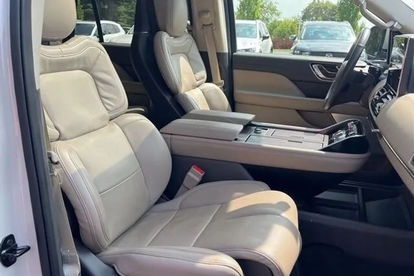 2024 Lincoln Navigator L Reserve photo 1