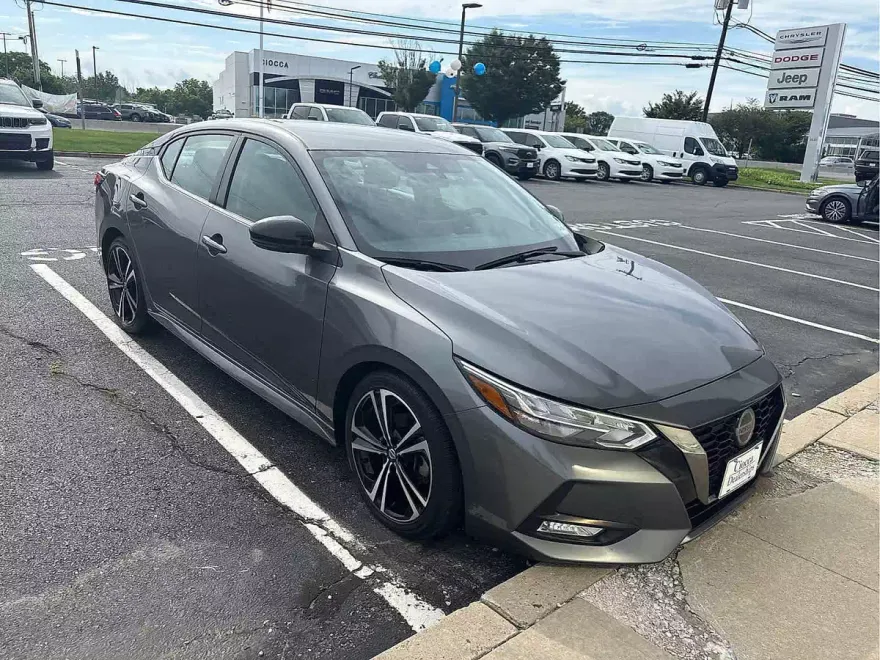 2021 Nissan Sentra SR photo 1