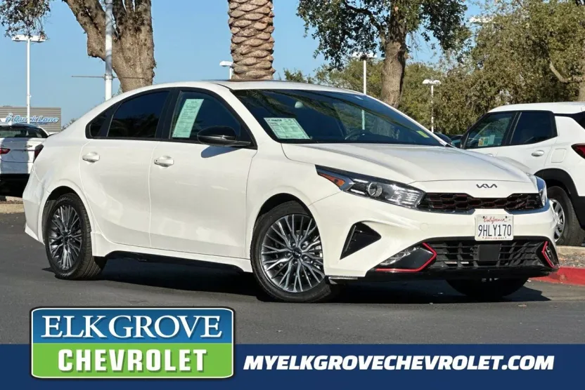 2023 Kia Forte GT-Line photo 1