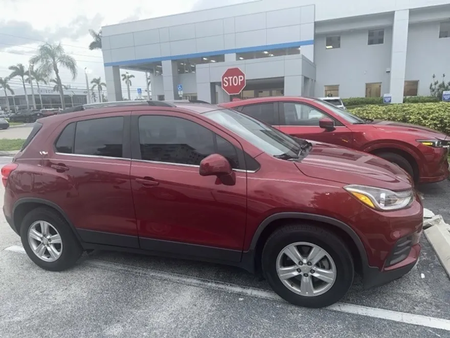 2020 Chevrolet Trax LT photo 1