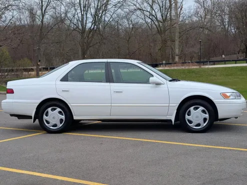 1998 Toyota Camry V6 photo 4