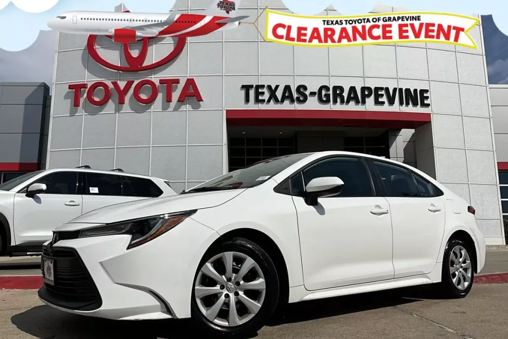 2024 Toyota Corolla LE photo 1