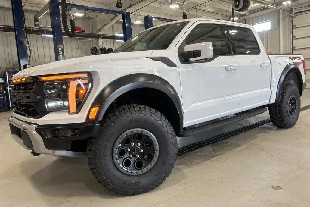 2025 Ford F-150 Raptor photo 1