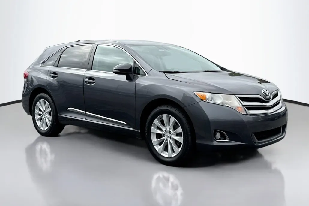 2014 Toyota Venza LE photo 1