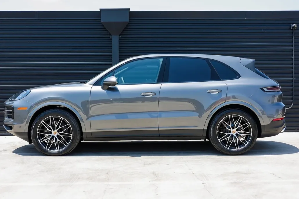 2025 Porsche Cayenne photo 1