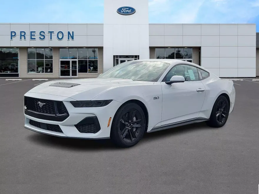 2025 Ford Mustang GT photo 1