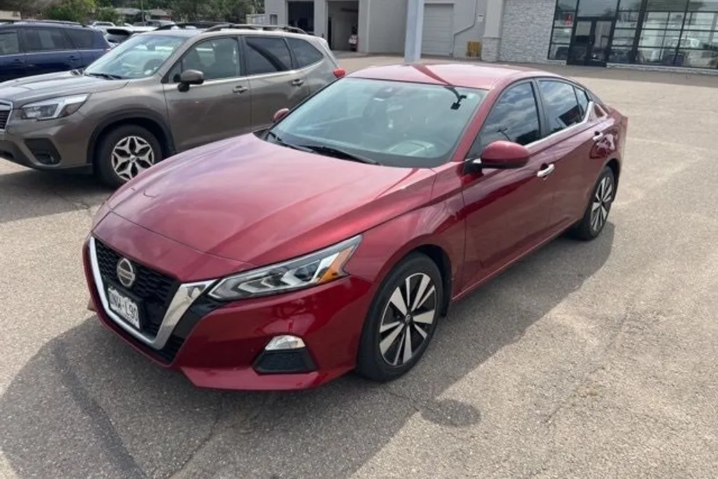 2022 Nissan Altima 2.5 SV photo 1