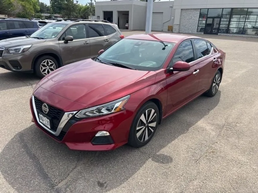 2022 Nissan Altima 2.5 SV photo 1