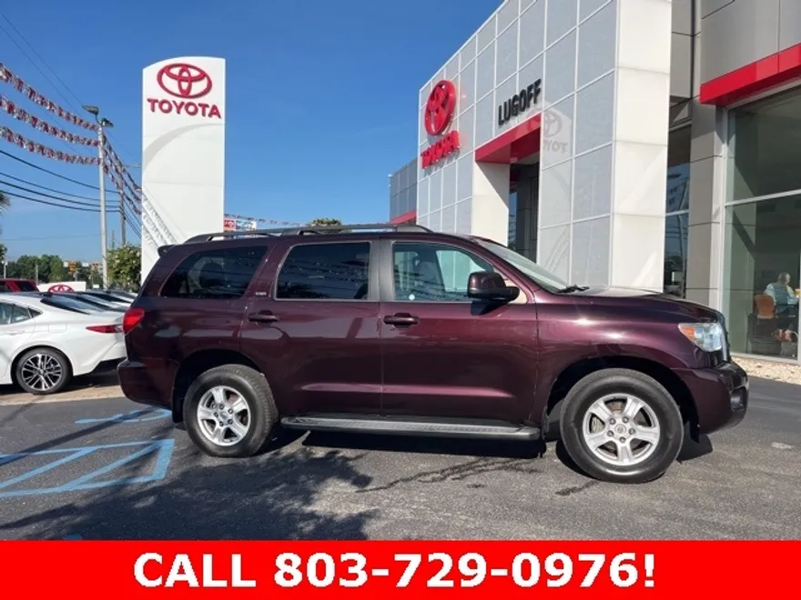 2016 Toyota Sequoia SR5 photo 1