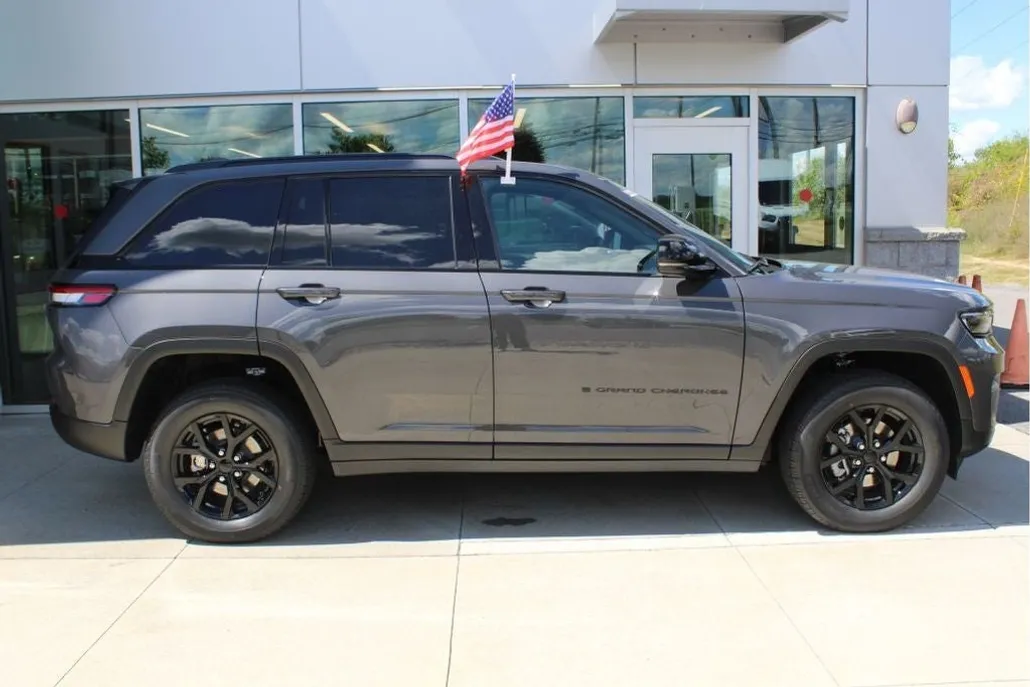 2025 Jeep Grand Cherokee Altitude X photo 1