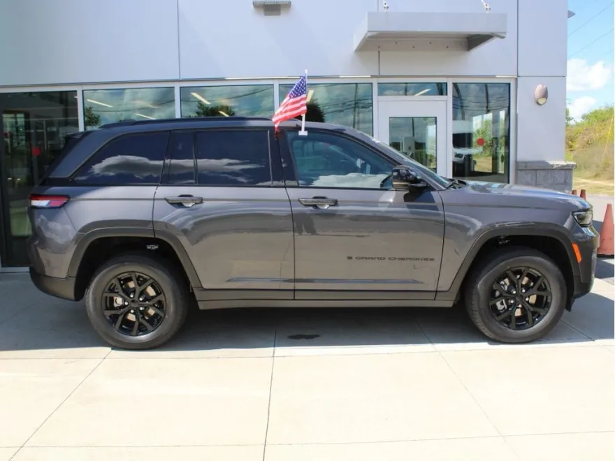2025 Jeep Grand Cherokee Altitude X photo 1