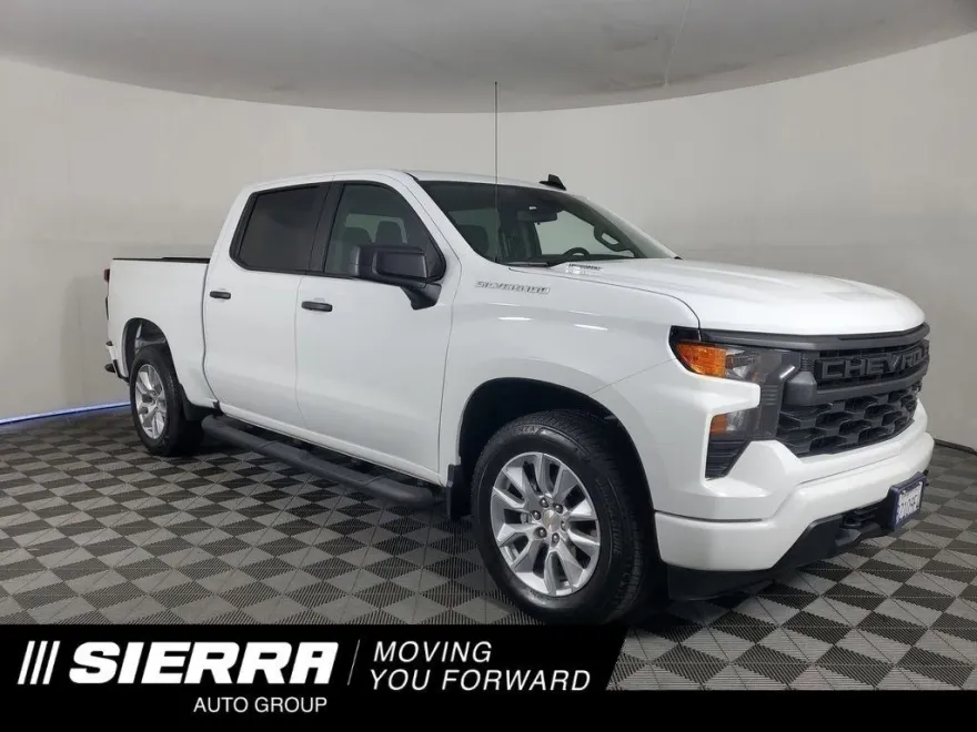 2025 Chevrolet Silverado 1500 Custom photo 1