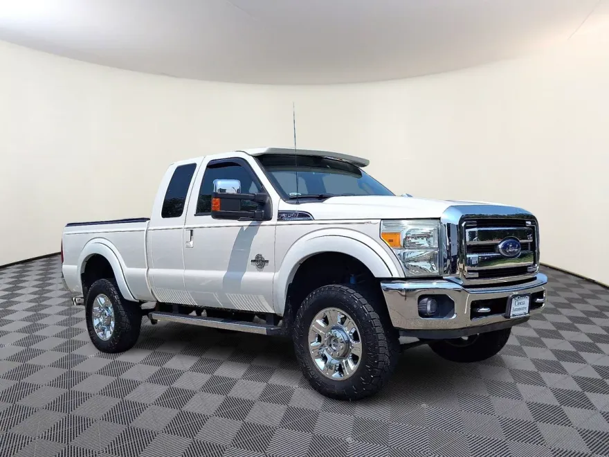 2016 Ford F-350 Lariat photo 1