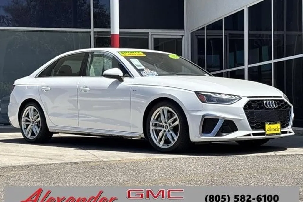 2023 Audi A4 S line Quattro Premium Plus photo 1